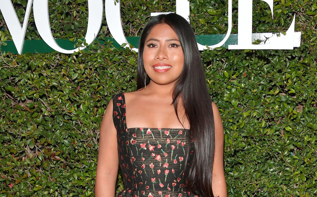 Yalitza Aparicio roba cámara en una boda con vestido lencero (Foto: Getty)