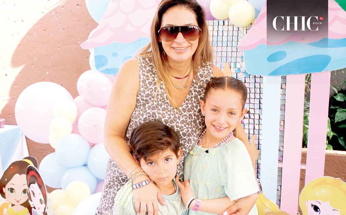 ALEJANDRO DELSOL, ADRIANA SALDIVAR Y LUCIANA DELSOL nos regalaron sus mejores sonrisas