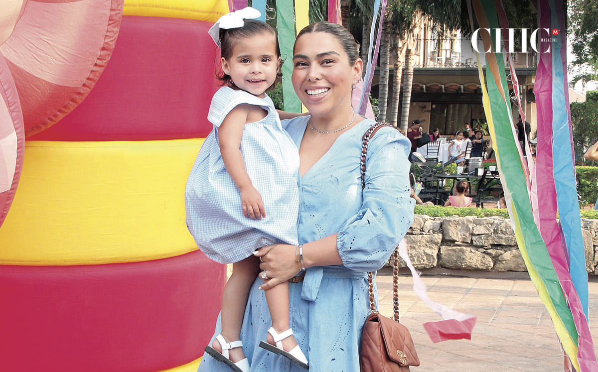 ANA MARÍA RODRÍGUEZ Y MARIANA LLANES nos regalaron sus mejores sonrisas durante el festejo