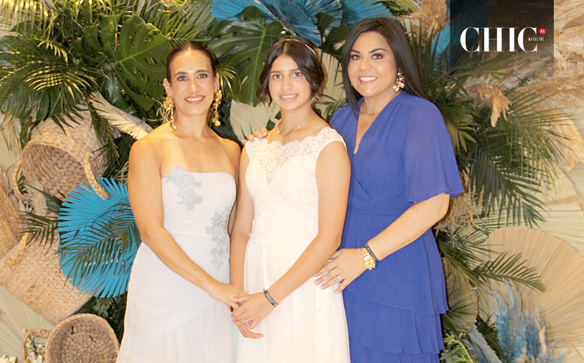 CYNTHIA AGUILAR, FABIANA ORGANISTA y HERMINIA PÉREZ disfrutaron de una gran mesa de postres con galletas, cupcakes y mostachones