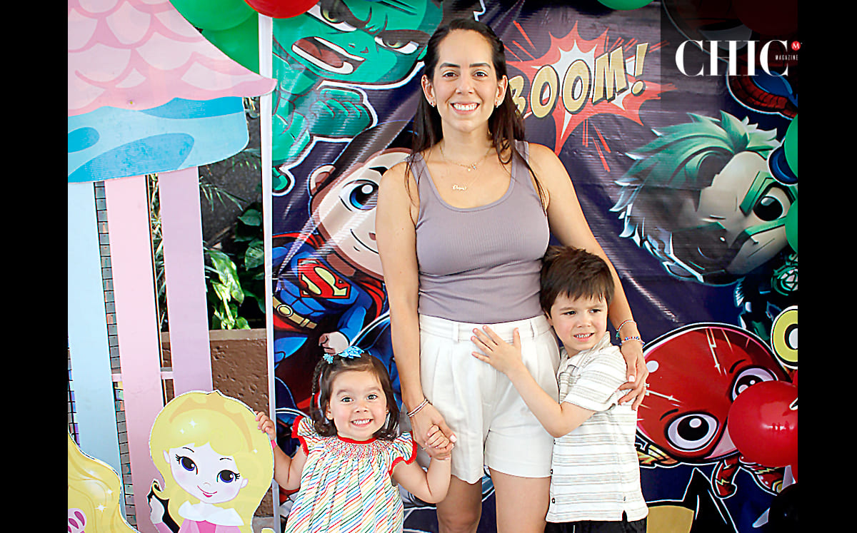 EMMA TORRES, MARTHA LUZ ANDA, MARCELO TORRES disfrutaron de juegos mecánicos y un show lleno de diversión con botargas