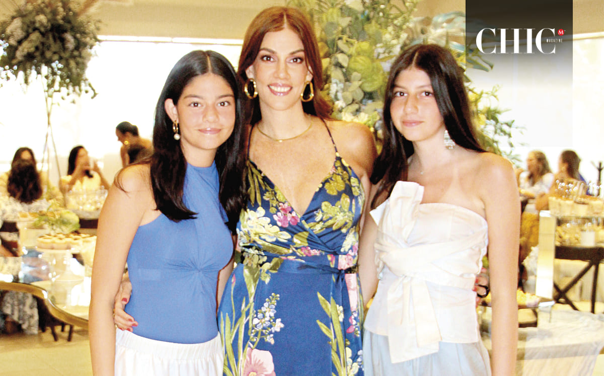 FRIDA CASILLAS, MARISSA VELA Y PAULINA CASILLAS disfrutaron de la misa en la Parroquia de San Pedro y San Pablo