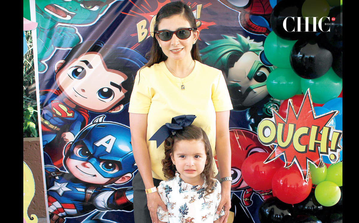JESSICA CASTILLO Y MARY GABY DEUTSCH disfrutaron de postres como frituras, fruta, cupcakes y tartaletas