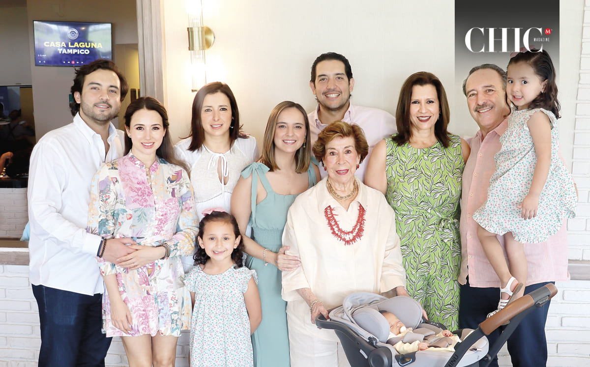 JOSÉ ARTURO COLLADO, LOURDES MALDONADO, JUDITH COLLADO, JUDY URDAIBAY, MARCIA RAMÍREZ, JAVIER COLLADO, JUDITH ARGÜELLES estuvieron muy felices