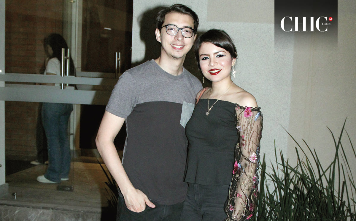 ERICK RIVERA E IVANNA CRUZ llegaron puntuales al teatro ICT