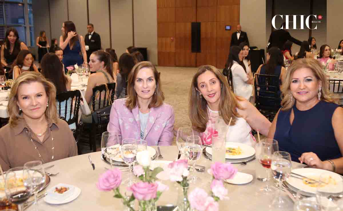 Beatriz Aquino de Cantú, Gloria Ramírez, Rosa María Venegas y Pilar Pliego / Fotos: Roberto Alvarado