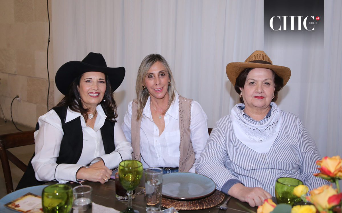 Claudia, Charito y Ana Luisa