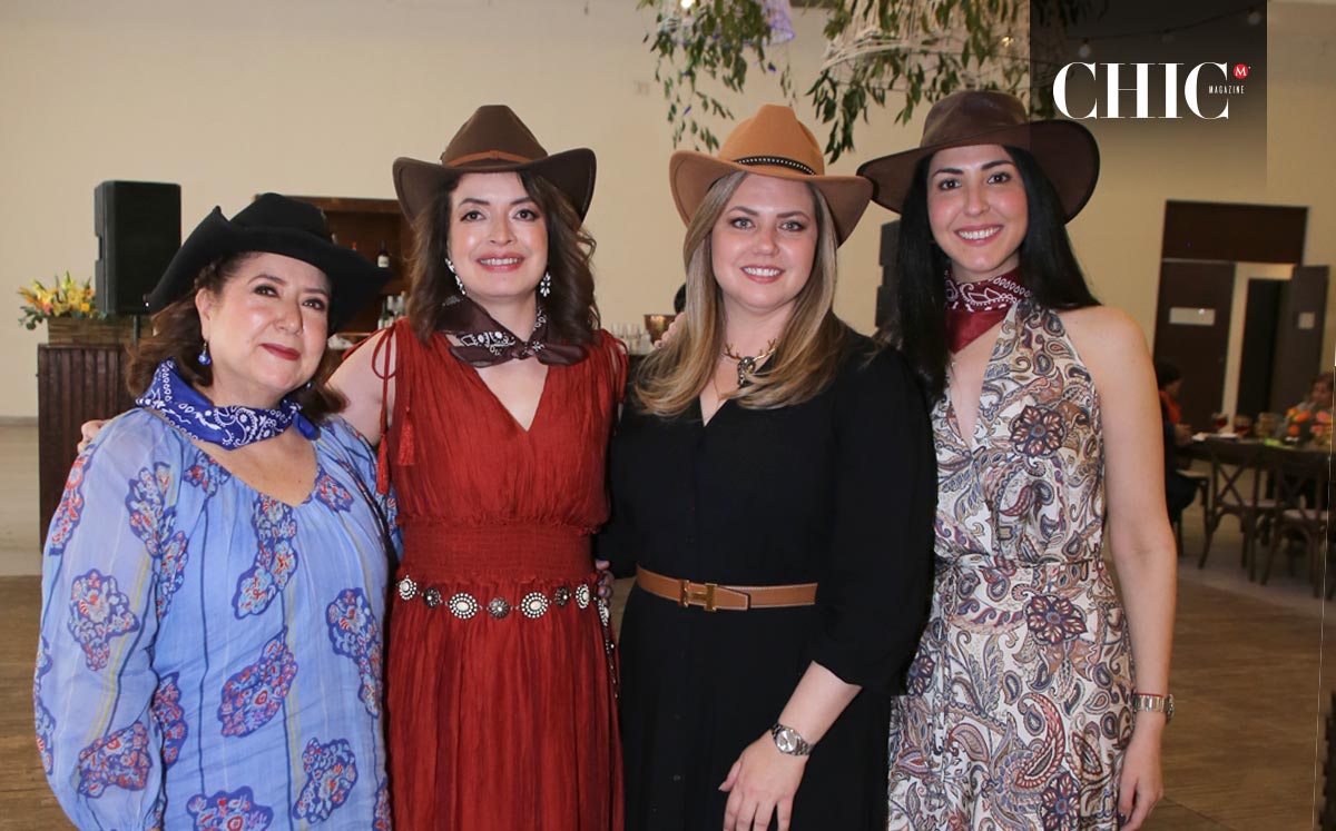 Mónica, Mónica, Karina y Gaby