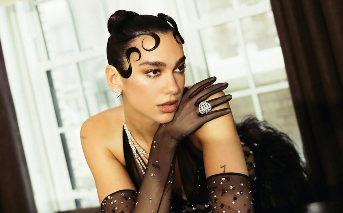 Dua Lipa confirma su compromiso con Callum Turner