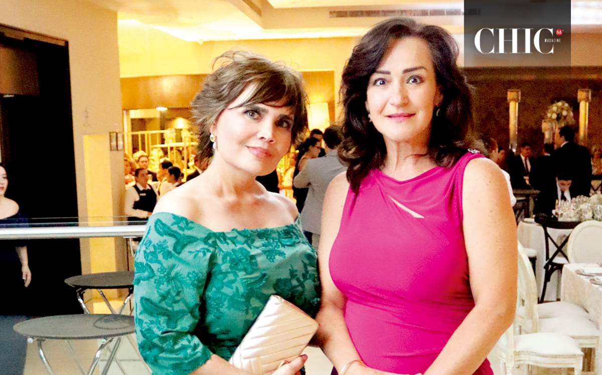 FABIOLA MORALES Y PALOMA CALZADA disfrutaron de la misa en la Parroquia de San Pedro y San Pablo