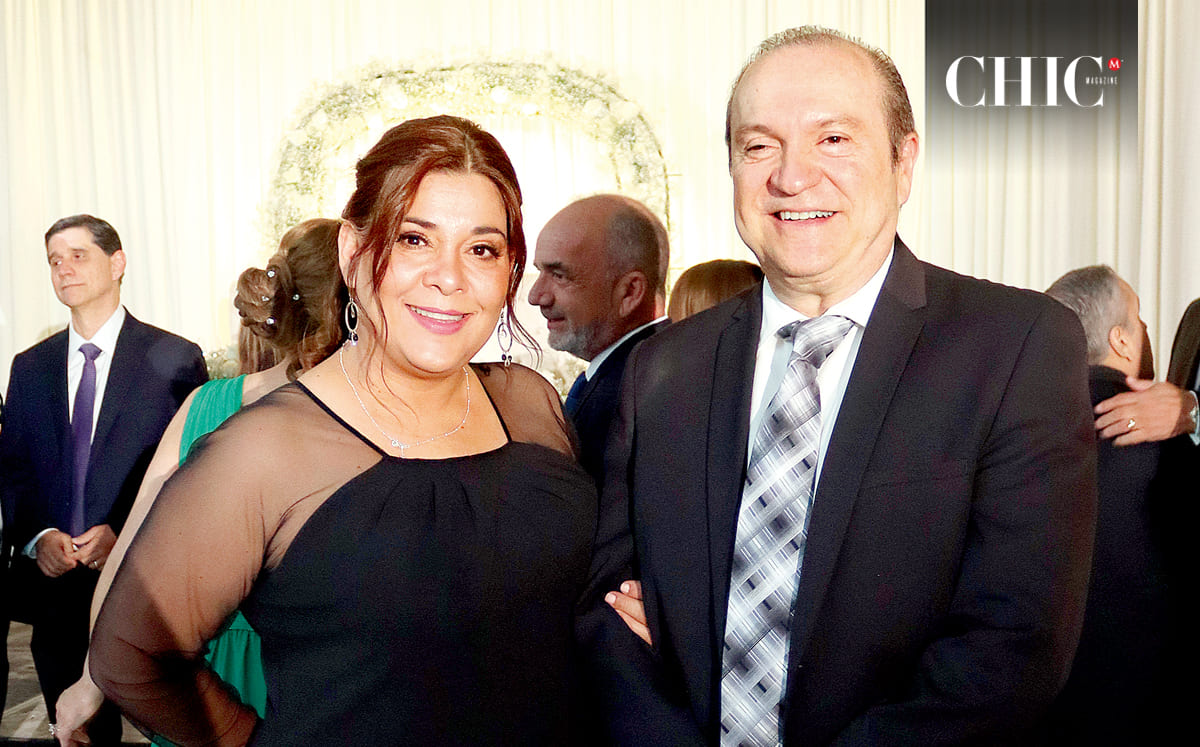IRENE DE SABIDO Y CARLOS SABIDO disfrutaron de la misa en la Parroquia de San Pedro y San Pablo
