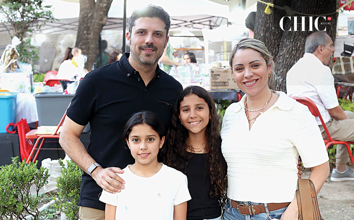 Alejandro Páez, Emma Páez, Paula Páez y Eva Sánchez de Páez