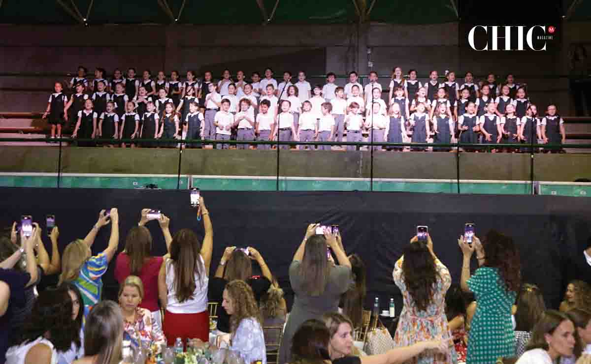 Los alumnos con ayuda de sus maestras, prepararon un programa especial / Fotos: Omar Valdez