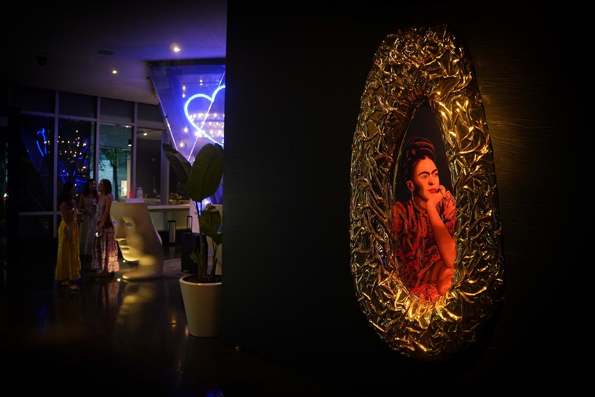 Arte con destino lunar: instalación de Alejandro Glatt.
