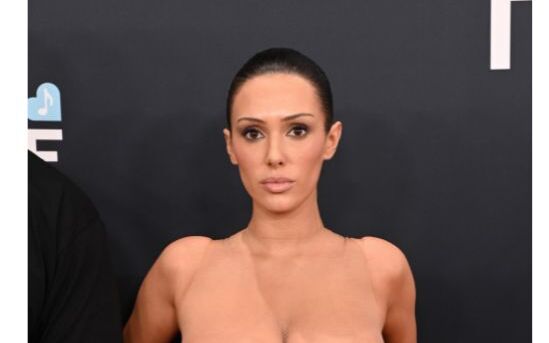 Look de la esposa de Kanye West en los Grammys (Getty Images)