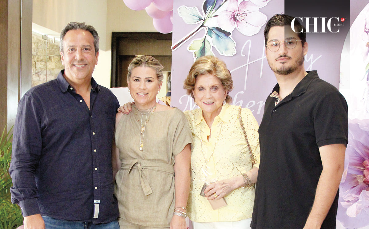ALEJANDRO SOBERA, MARCELA DE LA TORRE, MARCELA GUAL Y MARIANO SOBERA nos regalaron sus mejores sonrisas