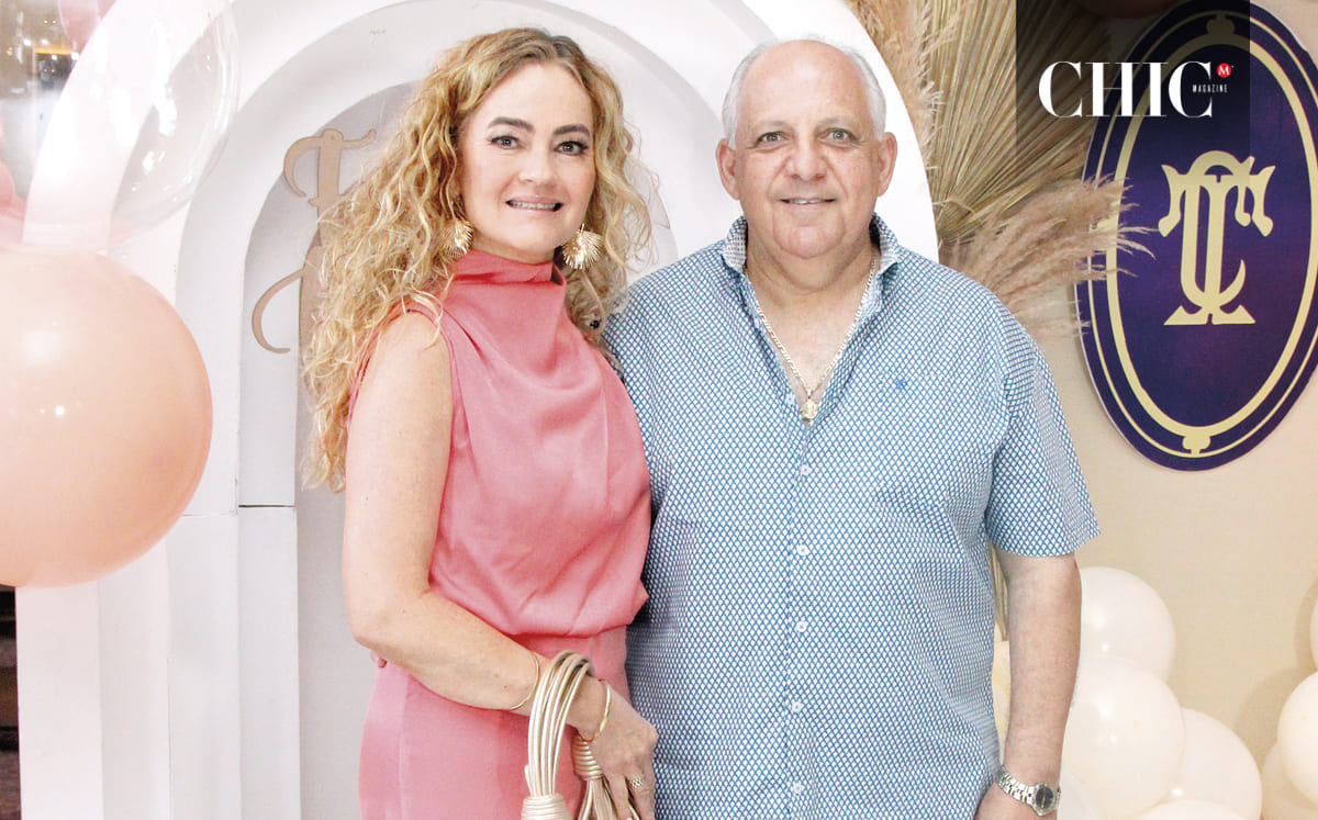 GLADYS DE MANZUR Y JOSÉ MANZUR disfrutaron de una comida especial