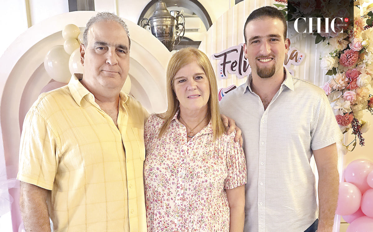 JOSÉ ELIZONDO, SANDRA NÚÑEZ DE CÁCERES Y JOSÉ ELIZONDO celebraron el Día de la Madre
