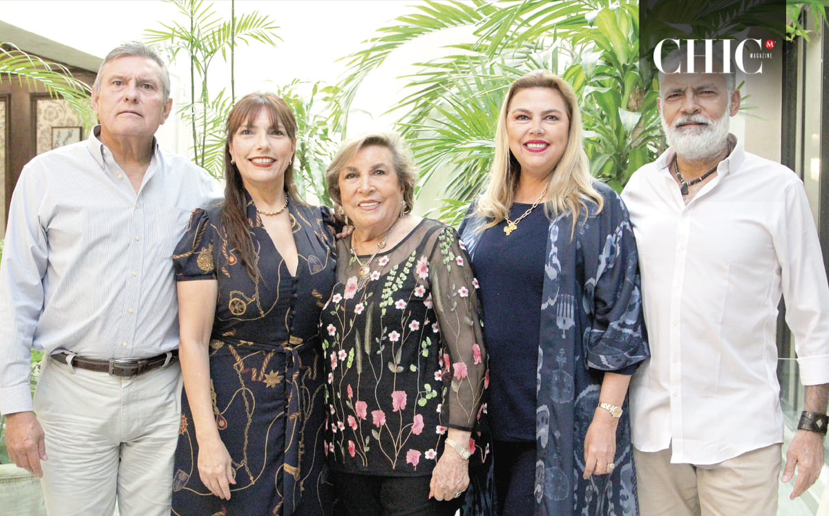 JULIÁN GÓMEZ, HILDA GÓMEZ, CELIA GÓMEZ, LILIANA GÓMEZ Y ALEJANDRO GÓMEZ nos regalaron sus mejores sonrisas