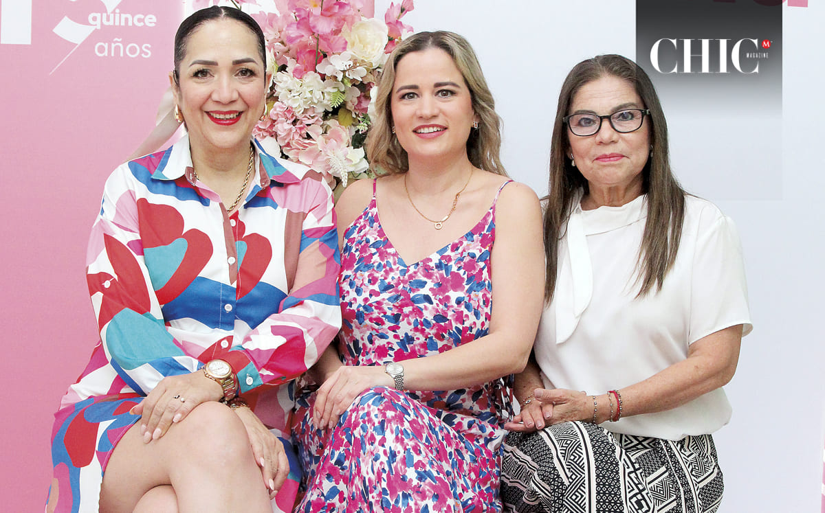 LINDA FERNÁNDEZ, GABY JUÁREZ Y MARTHA BLE quedaron encantadas con el desfile de modas a cargo de Sears