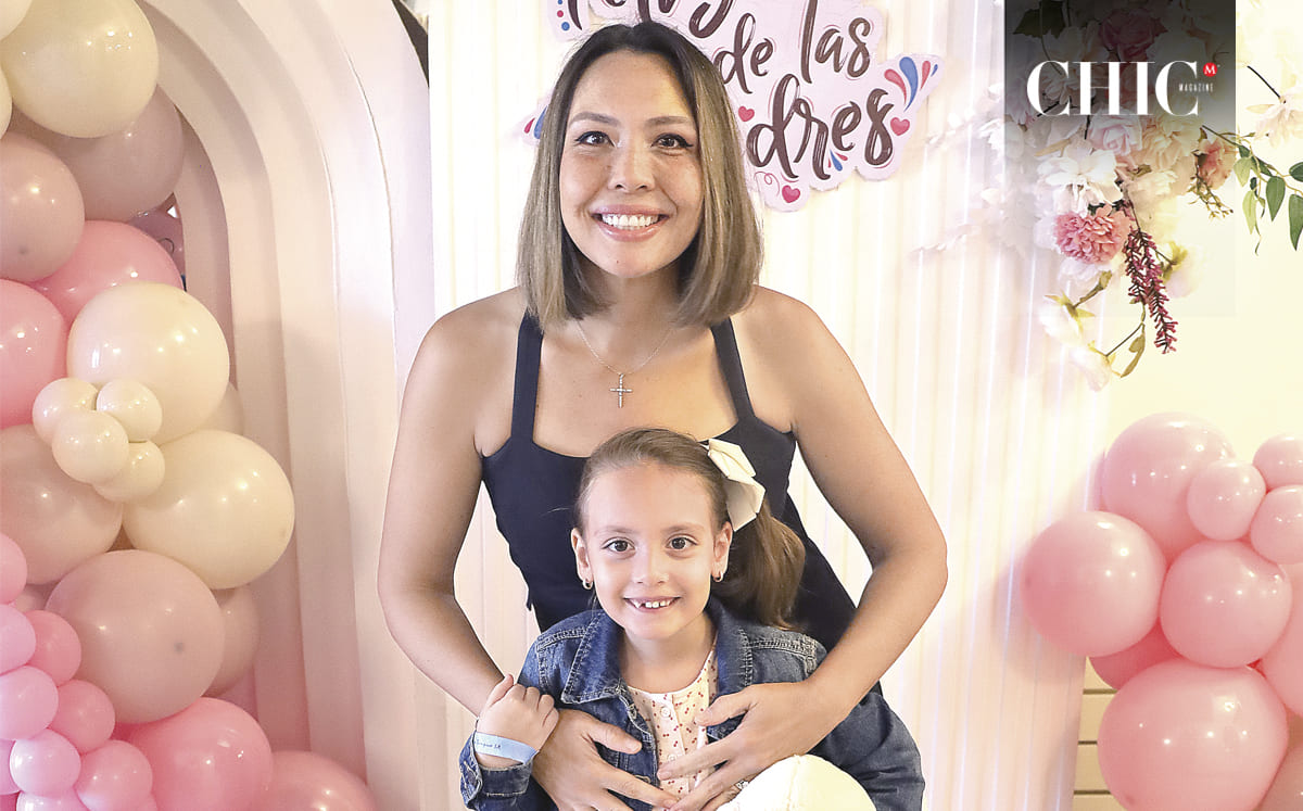 ANA CRIS DE LEGORRETA Y ALEXA LEGORRETA felices en el Club Campestre Tampico