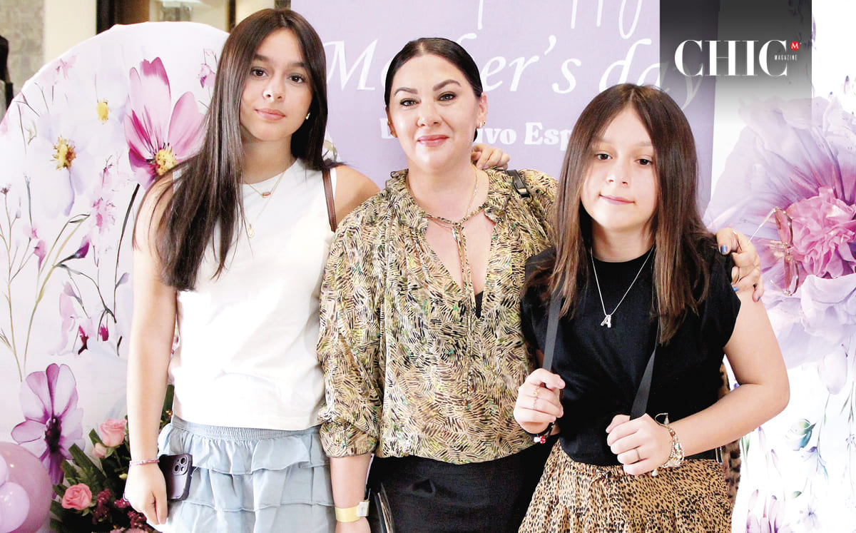 LUCIANA GARZA, ALICIA SIERRA Y MARÍA GARZA fueron recibidas por un obsequio por parte del club