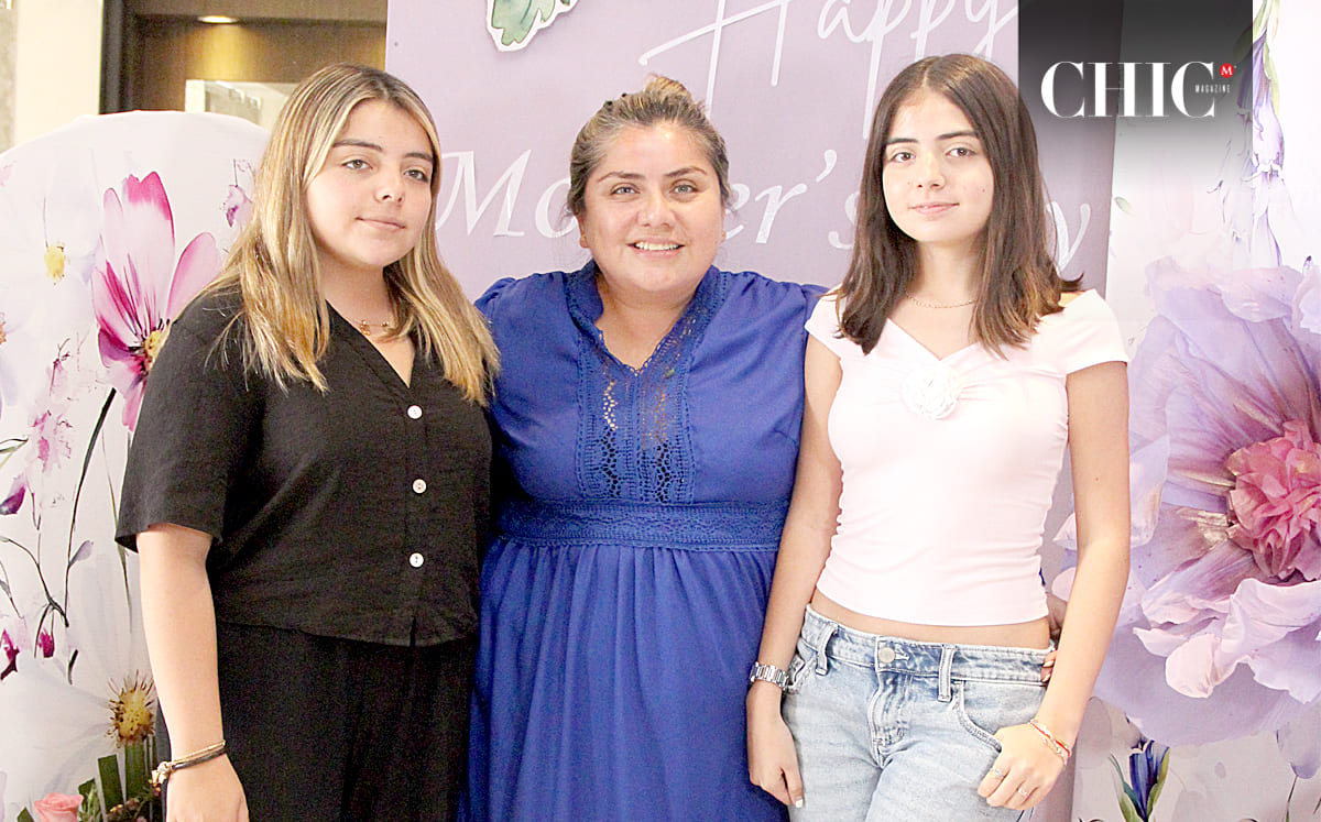 ANA SOFÍA PAEZ, JULIA CONTRERAS, VALERIA PAEZ disfrutaron de un buffet especial para mamá