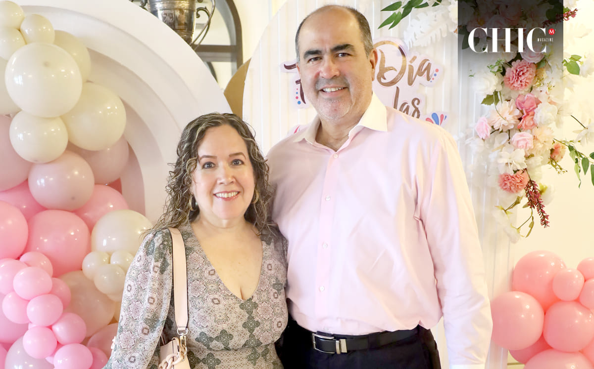 MARTHA ROSAS Y ÁNGEL ROSAS disfrutaron de la música de Veneno Acústico