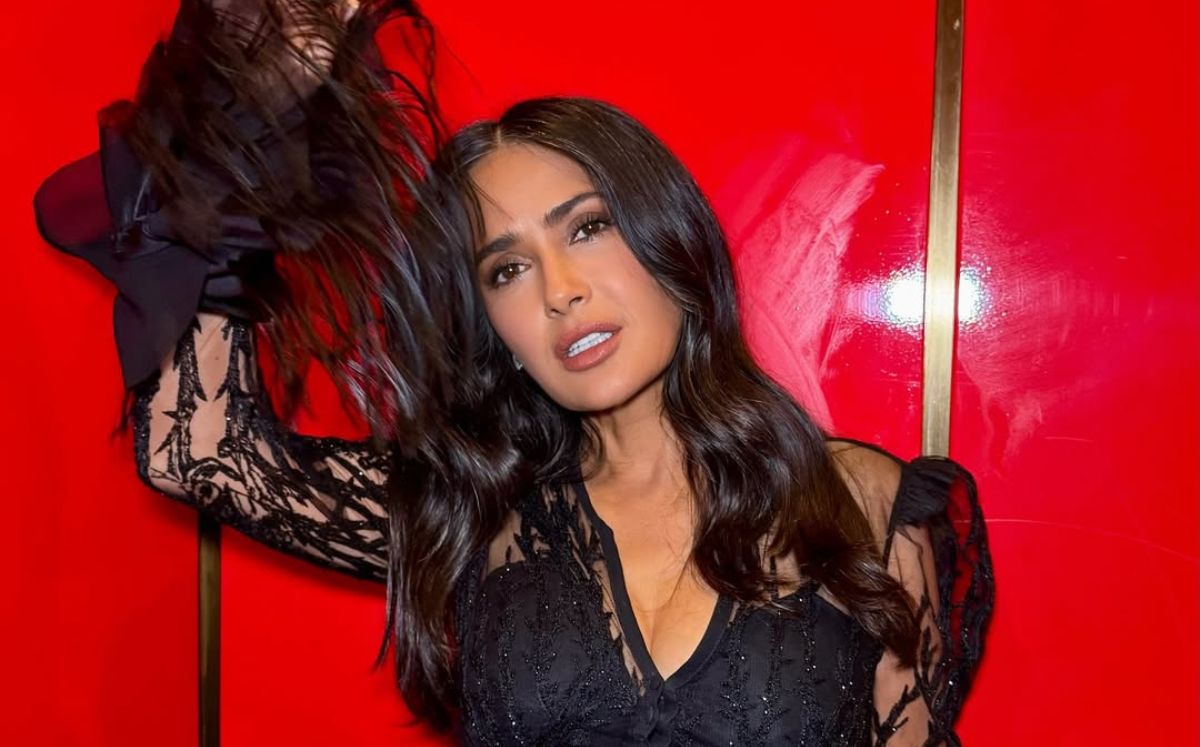 Salma Hayek en el Festival de Cannes luciendo un vestido strapless (Instagram)