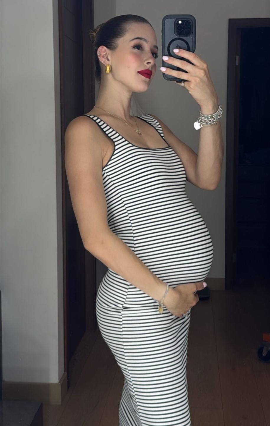 El vestido de tubo de Mariana Rodríguez en sus redes sociales (Instagram)