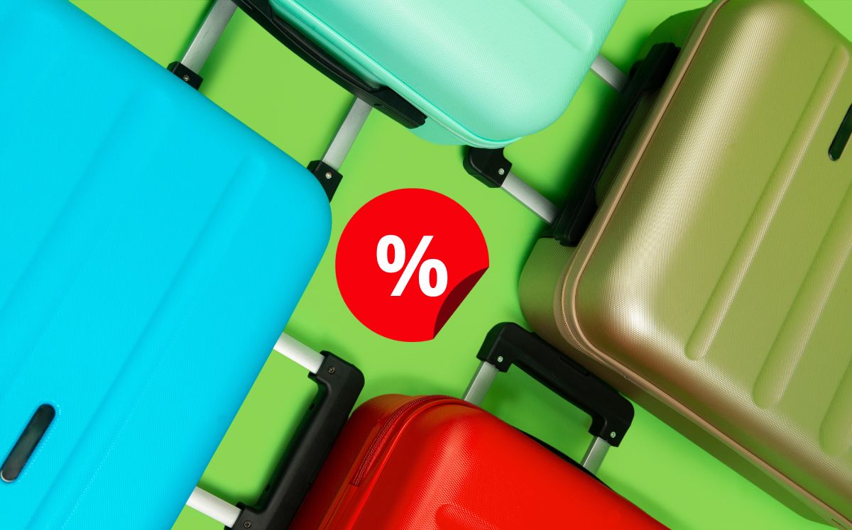 Esta maleta American Tourister está en descuento en Liverpool por tiempo limitado (freepik)