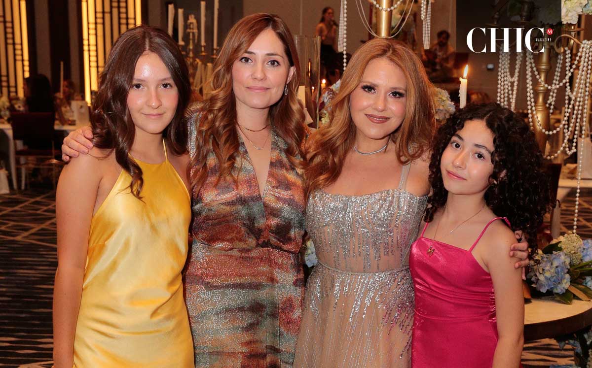 Fernanda Lozano, Debbie Pierce, Lily Pierce y Natalia Lozano