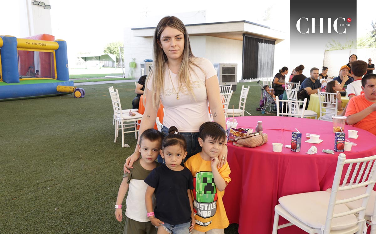 Isabel, Ernesto, Mía y Daniel