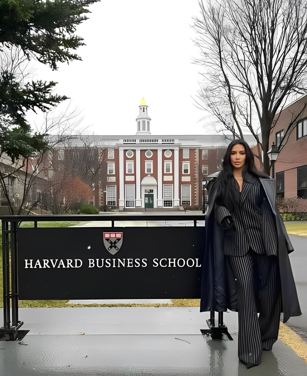 Kim Kardashian obtiene su título en Derecho (Instagram)