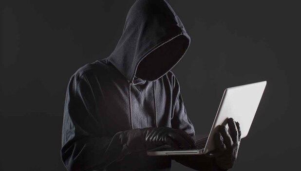 Algunas prácticas cotidianas pueden convertirnos en blanco fácil para los delincuentes. (Foto: Freepik)
