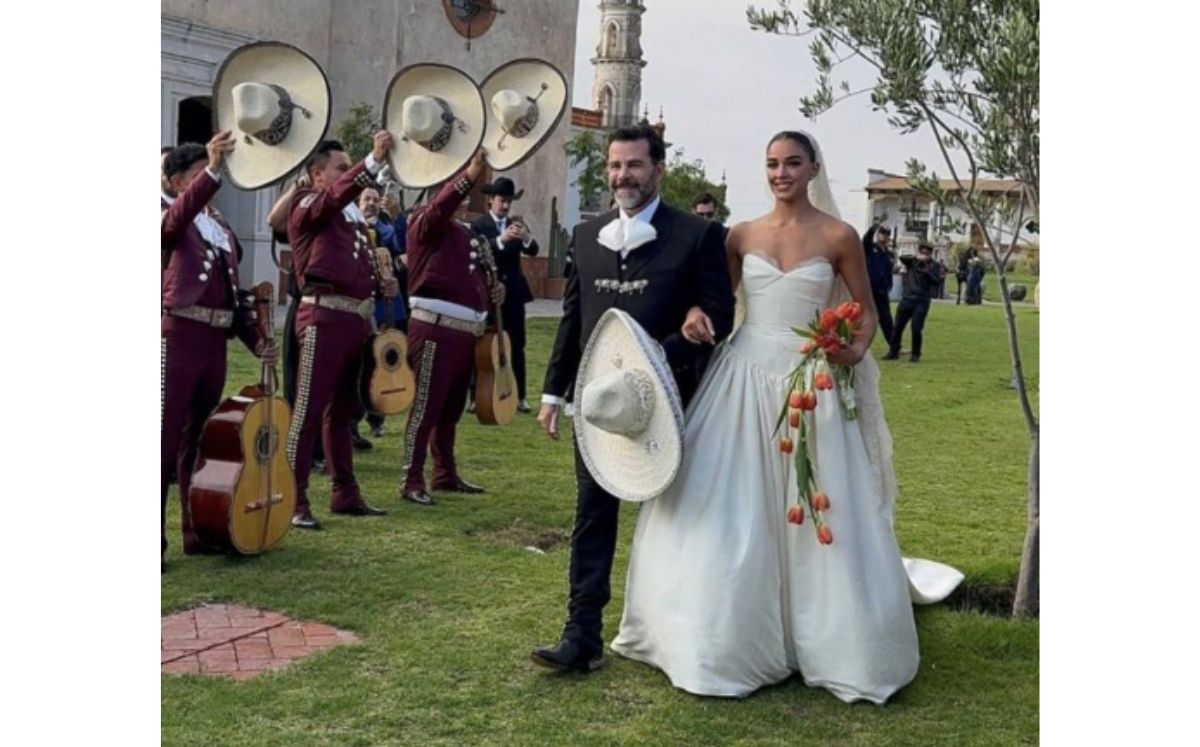 Eduardo Capetillo entregando a Ale en el altar (X)