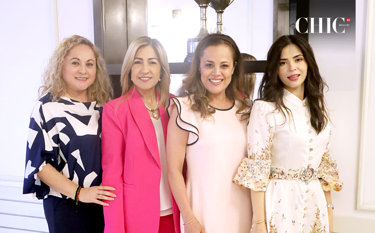 GLADYS DE GARZA, SANDRA DE MANZUR, TAMMY DE MANZUR Y MARYTHE DE MANZUR