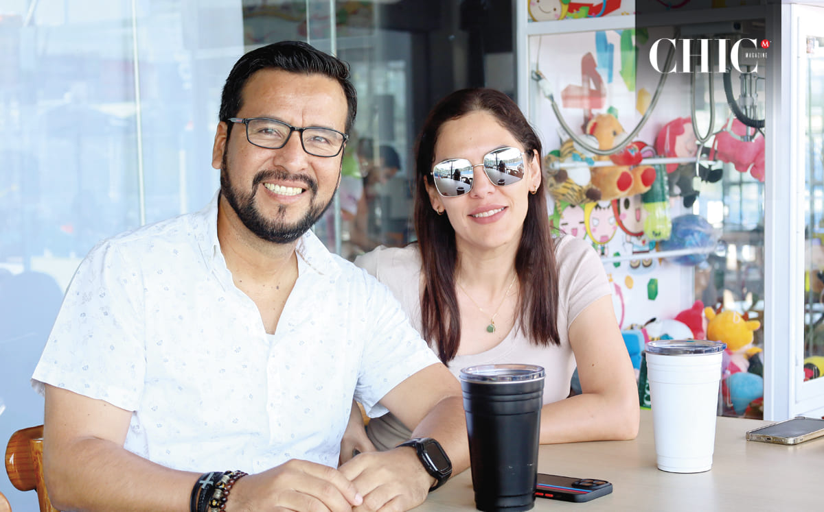 JORGE URBINA Y VERO DE URBINA