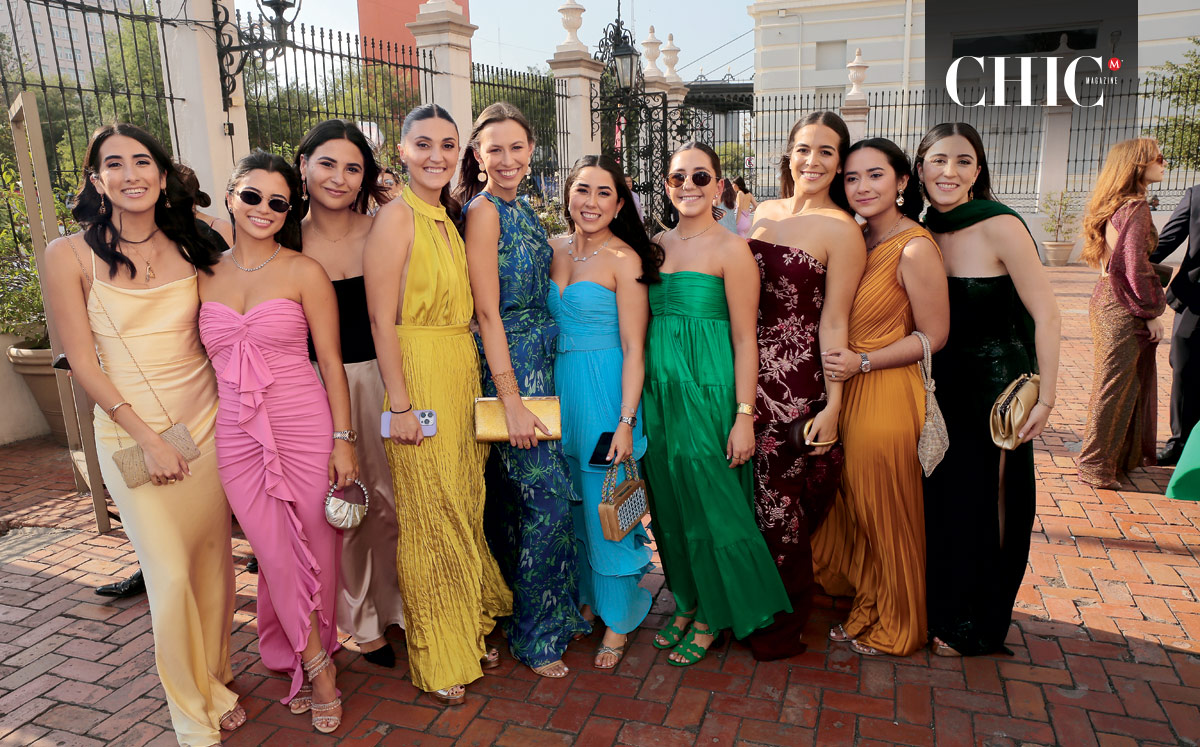 Grupo de amigas de la novia