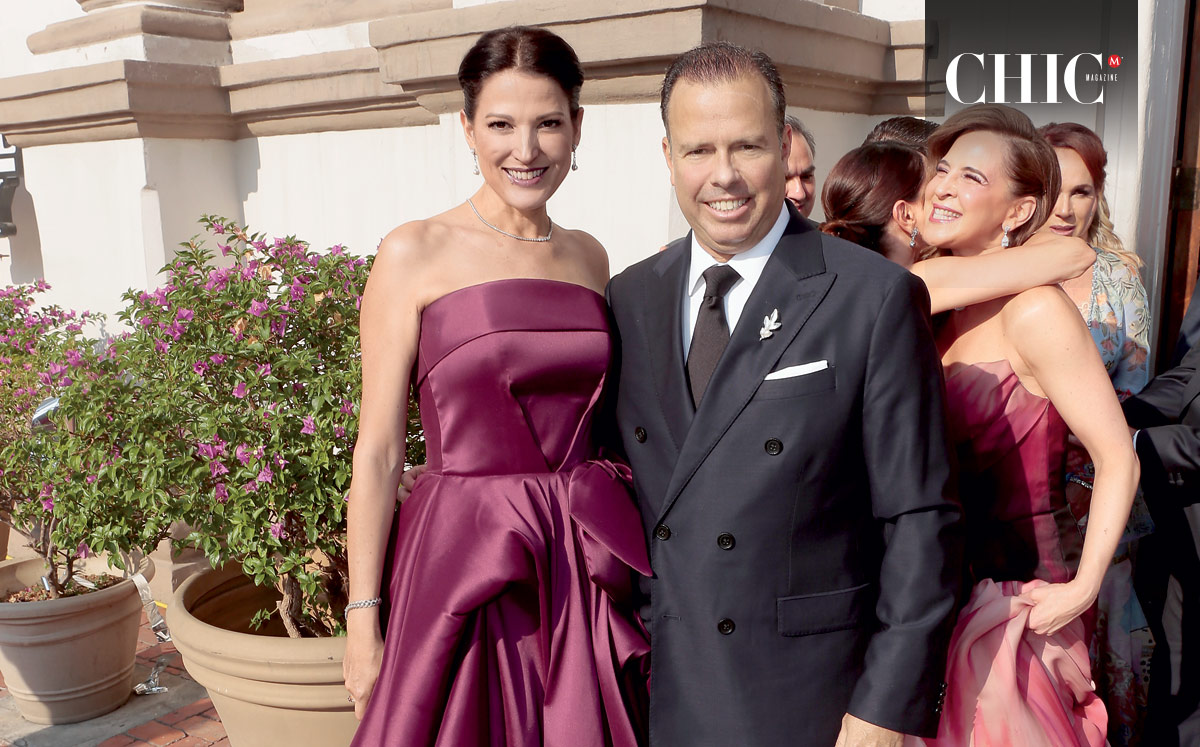 Michelle peschard, mamá del novio, y Javier cázares