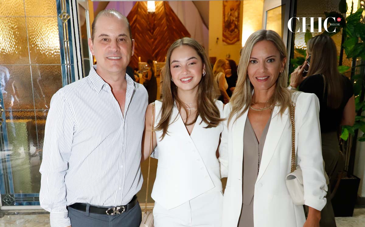 Miguel Ibarra, Valeria Ibarra y Ana Carrillo de Ibarra