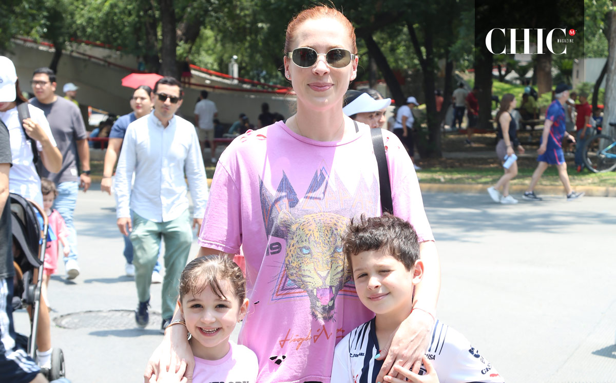 Samanta Rangel, Lara Martínez y Víctor Emilio Martínez. Roberto Alvarado