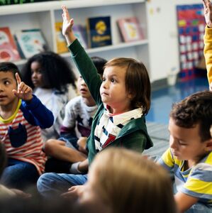 Fecha oficial del fin de clases 2025 en educación básica (Freepik)