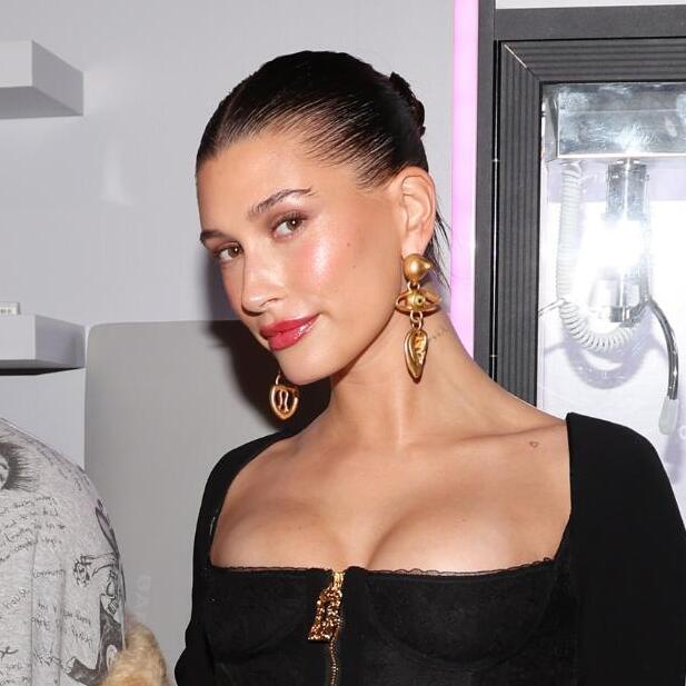 Hailey Bieber manda mensaje luego de que Justin pidiera ayuda (Foto: Getty)