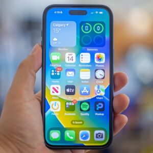 Esta función del iPhone te dejará enviar mensajes vía satélite (Getty Images)