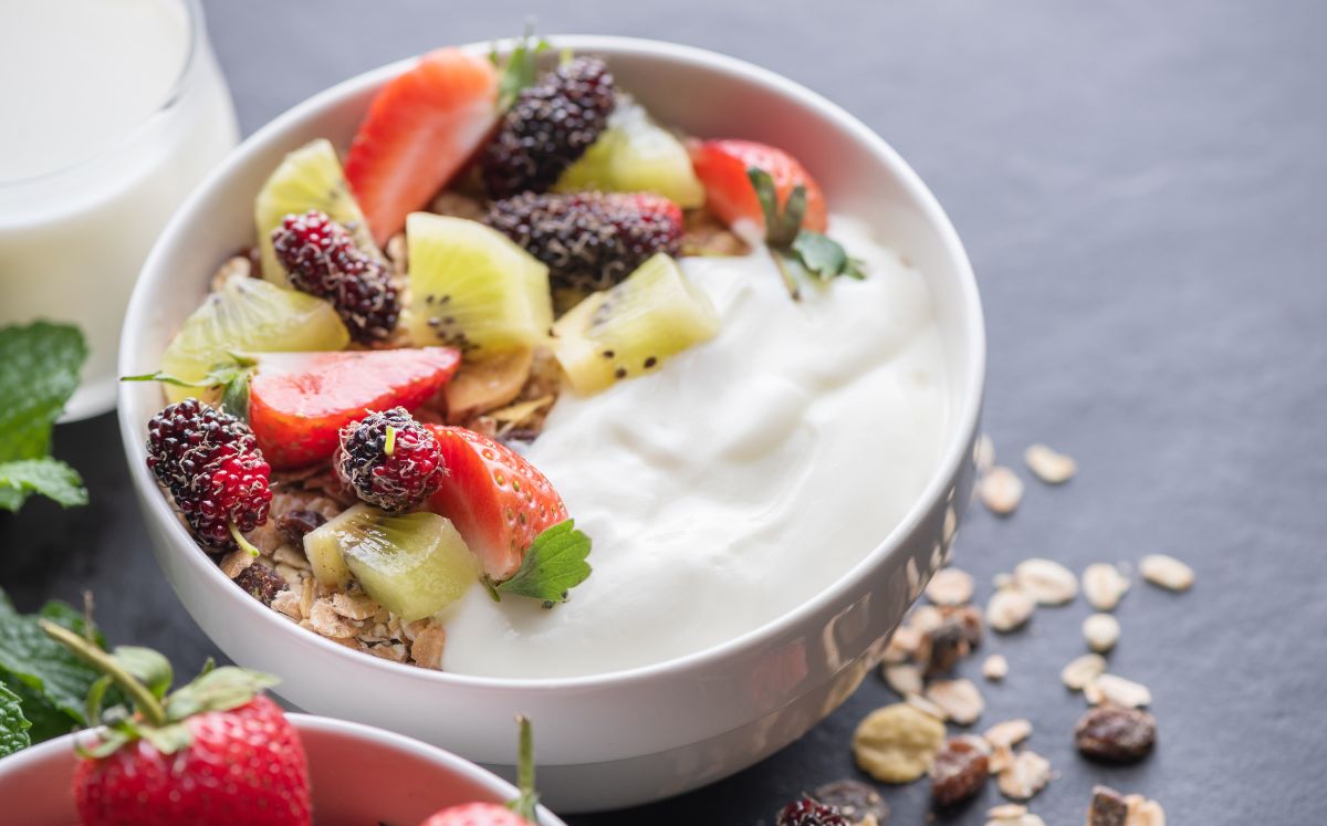Cómo incluir yoghurt para una dieta saludable (Foto: Freepik)