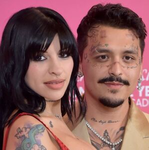 Cazzu se reencontró con los papás y la hermana de Christian Nodal (Getty Images)