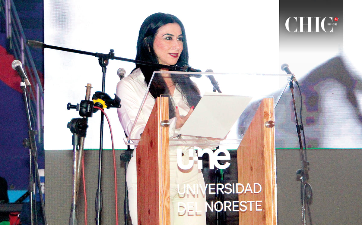 Alexandra Sandoval, nieta del homenajeado, quien habló de la misión de impulsar la educación como un derecho que siempre tuvo Don Rodolfo Sandoval