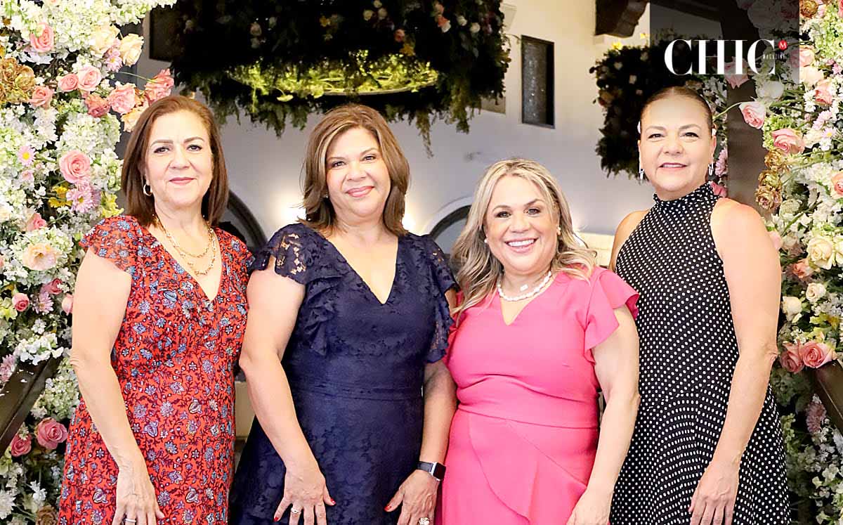 Clarissa Aviña, Mónica Aviña, Marthe Amador, Dania Aviña y Mariel Argote