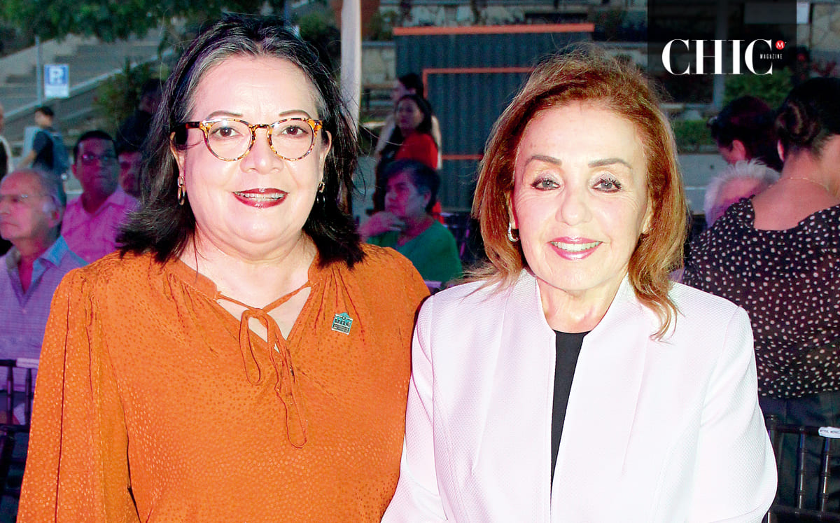 Yolanda Eva Reyes y Gloria Sandoval